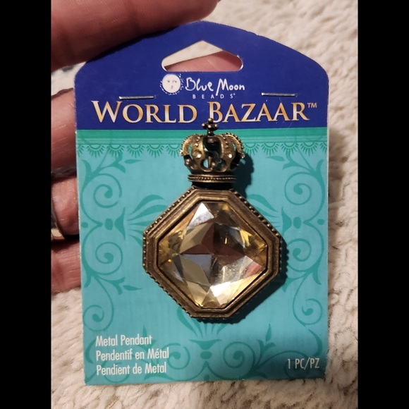 NWT Crown Amber & Gold Pendant - Picture 12 of 16